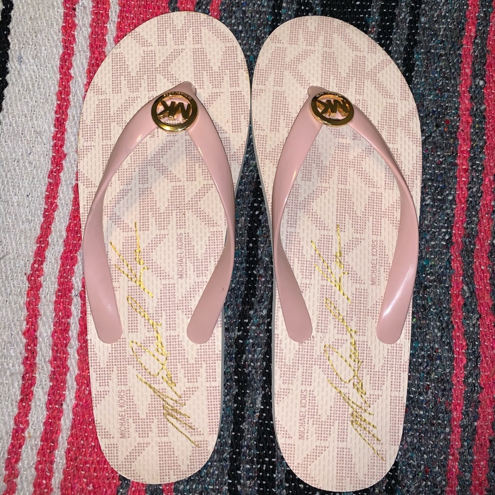 MK FLIP FLOPS